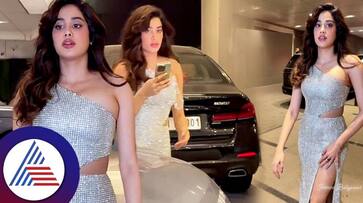 Actress Janhvi Kapoor put her hands inside the dress and fixed it suc Actress Janhvi Kapoor put her hands inside the dress and fixed it suc