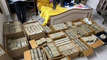 Income tax officials raid in former congress councillor aswathamma house in bengaluru Rya Income tax officials raid in former congress councillor aswathamma house in bengaluru Rya