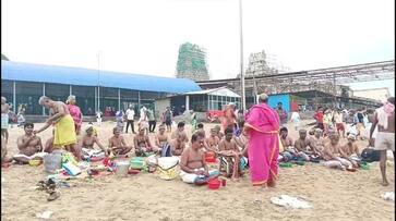 mahalaya amavasai huge number of devotees special prayer in tiruchendur murugan temple vel mahalaya amavasai huge number of devotees special prayer in tiruchendur murugan temple vel
