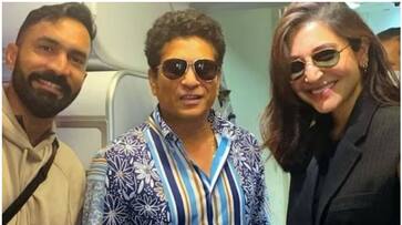 India Vs Pakistan 2023: Anushka Sharma's photo with cricket legend Sachin Tendulkar from flight is unmissable vma India Vs Pakistan 2023: Anushka Sharma's photo with cricket legend Sachin Tendulkar from flight is unmissable vma