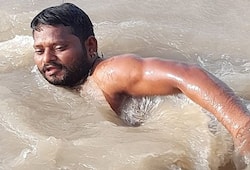 inspirational story of diver Bhagwandin Nishad of ayodhya uttar pradesh who saved more than 345 drowning people zrua