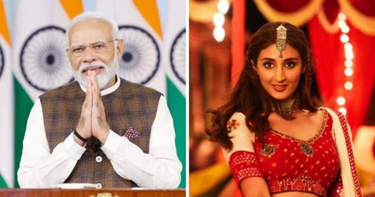 நவராத்திரியை முன்னிட்டு பிரதமர் மோடி எழுதிய கர்பா! வைரலாகும் குஜராத்தி பாடல்!