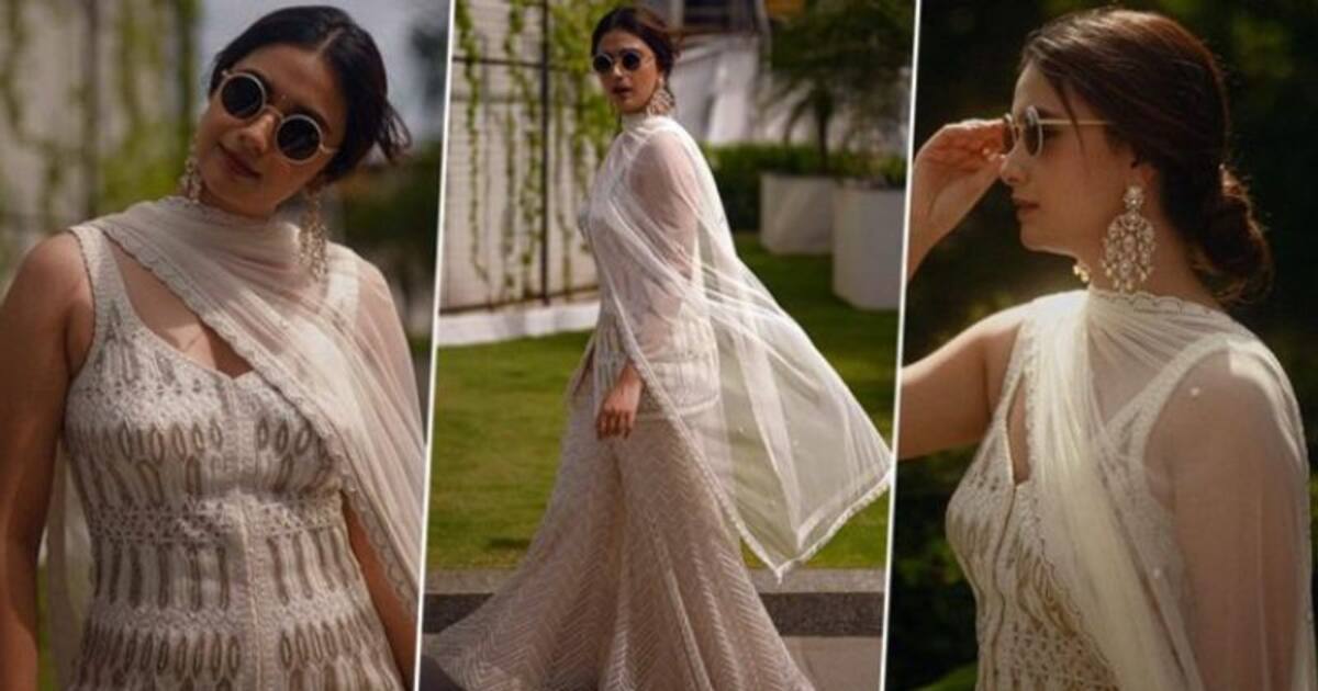 சுடிதார் அணிந்து வந்த சொர்க்கமே... ஸ்லீவ் லெஸ் சுடியில் கார்ஜியஸ் போஸ் கொடுத்த கீர்த்தி சுரேஷ் - கியூட் Photos