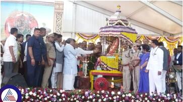 Mysuru dasara 2023 inaugural Hamsalekha appeal to Survey non Kannada speakers in Karnataka sat Mysuru dasara 2023 inaugural Hamsalekha appeal to Survey non Kannada speakers in Karnataka sat