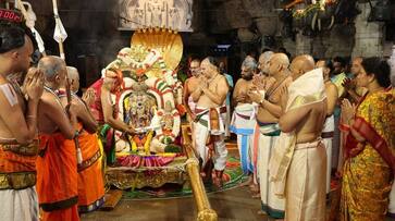 Tirumala Tirupati Devasthanam: Navratri Brahmotsavams begin on grand scale, deity appears on golden charriot RMA Tirumala Tirupati Devasthanam: Navratri Brahmotsavams begin on grand scale, deity appears on golden charriot RMA