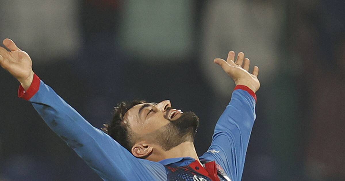 AFG vs ENG:ஆப்கானிஸ்தானில் கிரிக்கெட் மட்டுமே மகிழ்ச்சி: சோகத்திலும் வெற்றியை கொண்டாடிய ஆப்கானிஸ்தான் வீரர்கள்