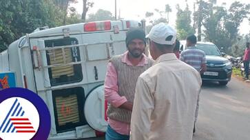TT Vehicle overturned near dharmasthala passengers sefe rav TT Vehicle overturned near dharmasthala passengers sefe rav