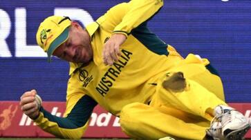 David Warner injured on his leg while fielding against Sri Lanka in World Cup Cricket 2023 at Lucknow rsk David Warner injured on his leg while fielding against Sri Lanka in World Cup Cricket 2023 at Lucknow rsk