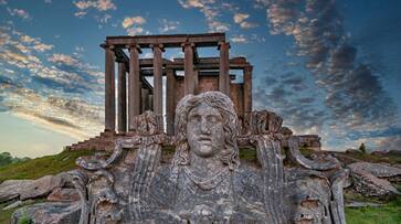 2000-year-old cosmetics and makeup products discovered bkg 2000-year-old cosmetics and makeup products discovered bkg