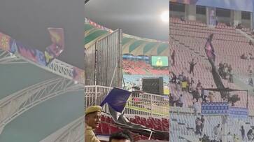 Dust storm during AUS vs SL World Cup 2023 Match hoardings fall onto stands san Dust storm during AUS vs SL World Cup 2023 Match hoardings fall onto stands san
