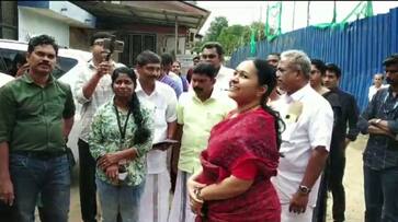 MM Mani and the leaders did not come, the Health Minister returned after visiting Nedunkandam Hospital from outside MM Mani and the leaders did not come, the Health Minister returned after visiting Nedunkandam Hospital from outside