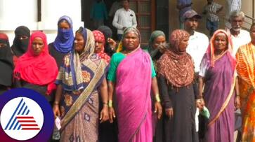 Women scramble for mgnrega jobs at yadgir district rav Women scramble for mgnrega jobs at yadgir district rav