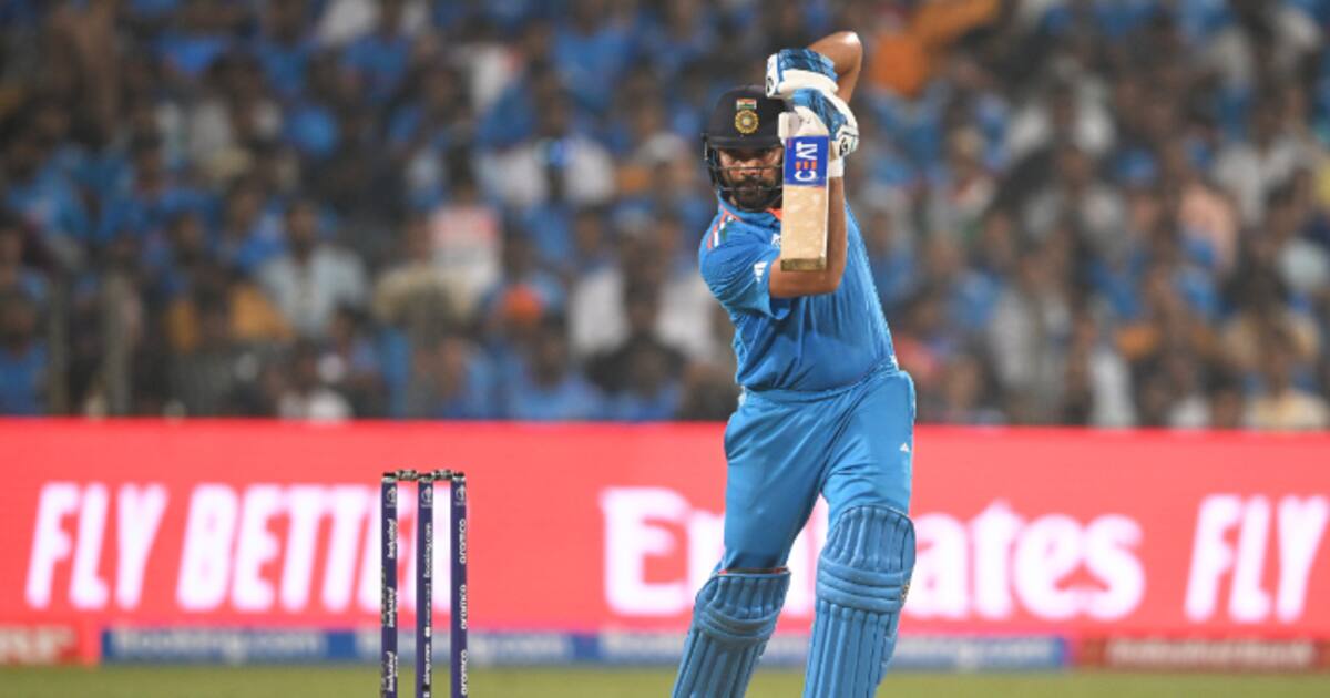 India vs New Zealand: உலகக் கோப்பையில் அதிக சிக்ஸர்கள் அடித்து டிவிலியர்ஸ் சாதனையை முறியடித்த ஹிட்மேன்!