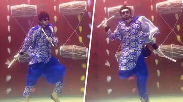 Hydroman mesmerising underwater Garba dazzles Navratri celebrations; video goes viral (WATCH) snt Hydroman mesmerising underwater Garba dazzles Navratri celebrations; video goes viral (WATCH) snt