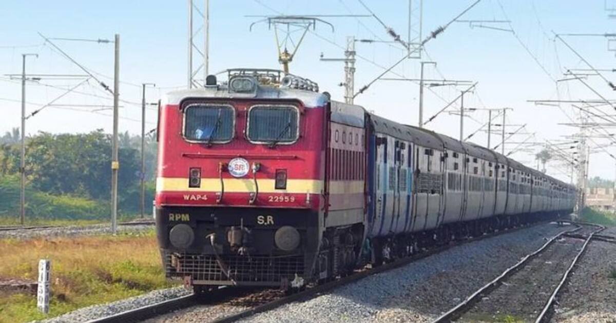 ரயில் தாமதமா வந்தால் என்ன செய்யணும்? டிக்கெட் கட்டணத்தை முழுமையாகத் திரும்பப் பெறும் வழி!