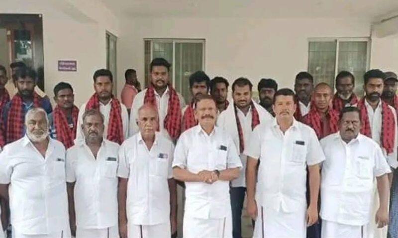 More than 50 AIADMK members from Edappadi constituency joined DMK KAK