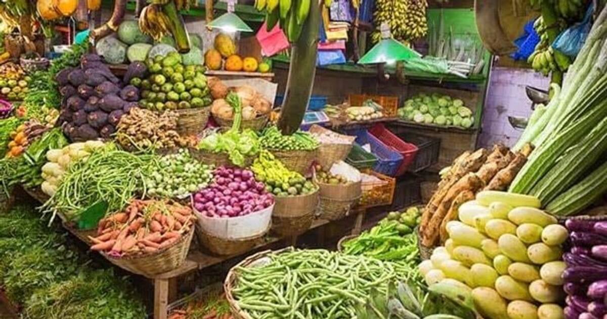அடித்து தூக்கும் வெங்காயம் விலை.. தக்காளி, இஞ்சி விலையும் சரசரவென உயர்வு.! இன்றைய காய்கறி நிலவரம் இதோ..!