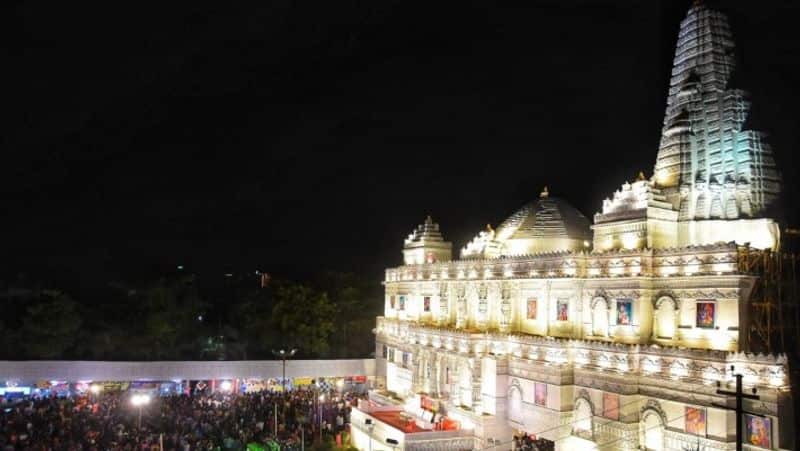 जानकीपुरम में विश्व का सबसे बड़ा दुर्गा पूजा पंडाल