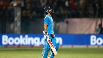 Virat Kohli was dismissed for the first time in the World Cup in duck out mode, 11 times against england in odi matches rsk Virat Kohli was dismissed for the first time in the World Cup in duck out mode, 11 times against england in odi matches rsk