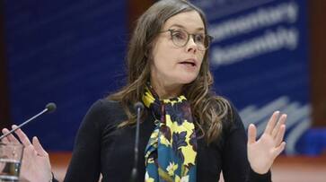 Iceland women protest for equal pay prime minister Katrin Jakobsdittir join hands with the protesters ans Iceland women protest for equal pay prime minister Katrin Jakobsdittir join hands with the protesters ans