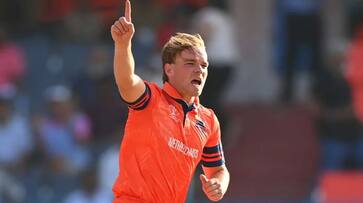 Bas De Leede gives 115 runs worst record in 10 Overs During AUS vs NED 24th Match in World Cup at Delhi rsk Bas De Leede gives 115 runs worst record in 10 Overs During AUS vs NED 24th Match in World Cup at Delhi rsk