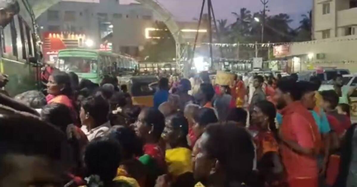 குலசை தசராவிற்கு சென்ற பக்தர்கள் பேருந்து இல்லாமல் பல மணி நேரம் தவிப்பு; செல்போன், செயின்கள் பறிப்பு