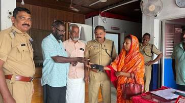 gold bangle got from hospital given back to owner in alappuzha SSM gold bangle got from hospital given back to owner in alappuzha SSM