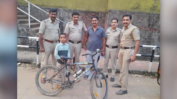 youth cheats toddler and theft bicycle but huge twist happen later and police find cycle and accused etj 