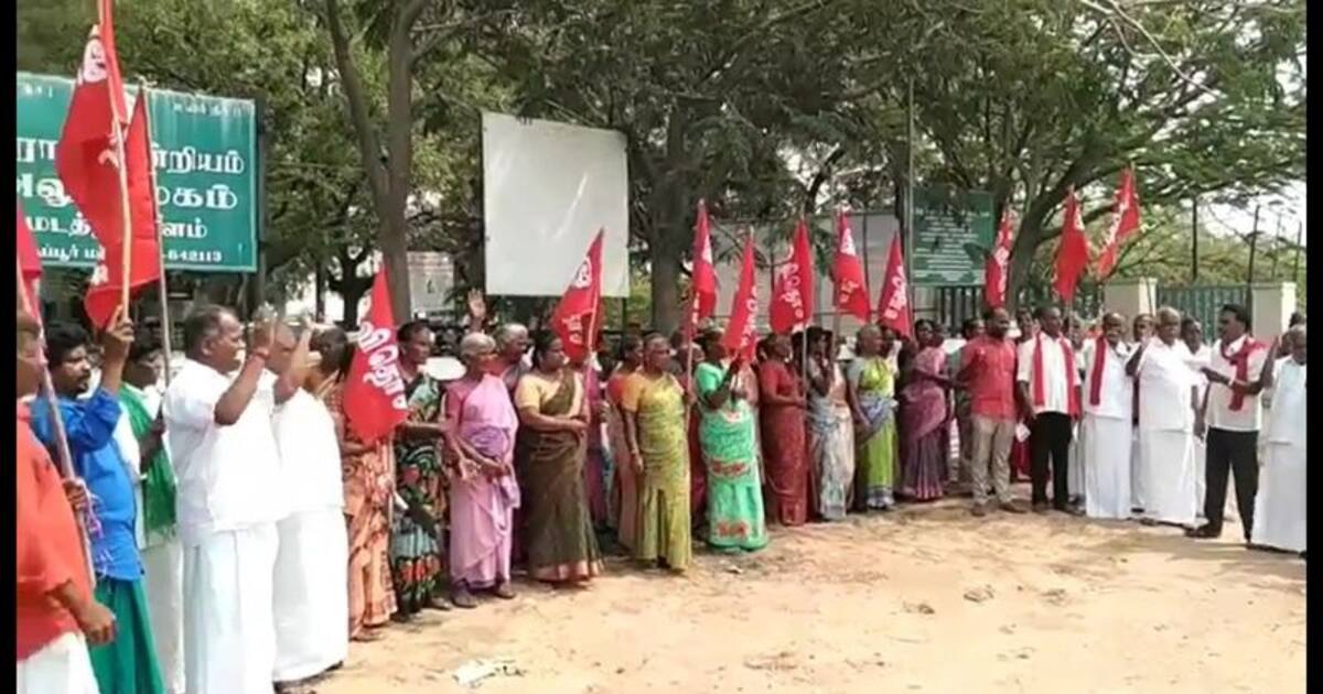 100 நாள் வேலை திட்டத்தில் சம்பளம் வழங்காமல் இழுத்தடிப்பு; திருப்பூரில் இந்திய கம்யூனிஸ்ட் கட்சி ஆர்ப்பாட்டம்