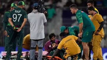 Shadab Khan hurt Head and shoulder while try to run out during PAK vs SA 26th Match of Cricket World Cup at Chennai rsk Shadab Khan hurt Head and shoulder while try to run out during PAK vs SA 26th Match of Cricket World Cup at Chennai rsk