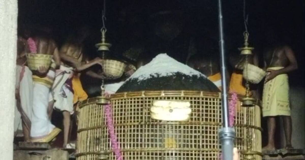 கங்கை கொண்ட சோழபுரம் பிரகதீஸ்வரர் ஆலய அன்னாபிஷேக விழா; ஆயிரக்கணக்கான பக்தர்கள் பரவசத்துடன் வழிபாடு