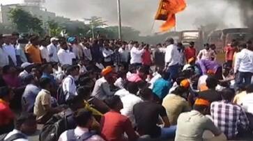 Maratha reservation movement intensified.. Mumbai-Bangalore highway blockade, trains stopped..ISR Maratha reservation movement intensified.. Mumbai-Bangalore highway blockade, trains stopped..ISR