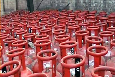 Prices of commercial LPG cylinders slashed by Rs 19 anu