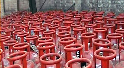 Prices of commercial LPG cylinders slashed by Rs 19 anu