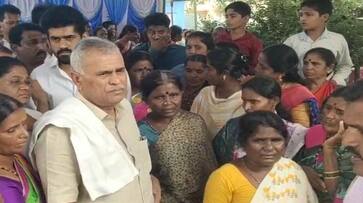 MLA Nanje Gowda Condoles the Family of the Deceased Congress Activist Anil Kumar in Kolar grg MLA Nanje Gowda Condoles the Family of the Deceased Congress Activist Anil Kumar in Kolar grg