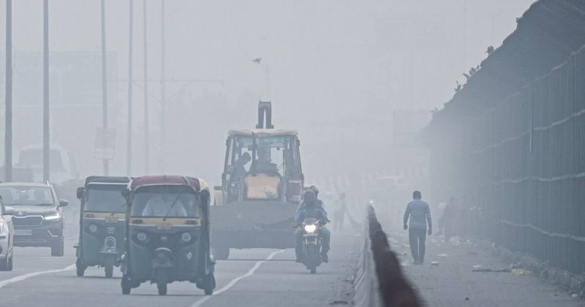 Delhi's Battle With 'toxic Air' Persists: AQI Stuck In 'severe' Category