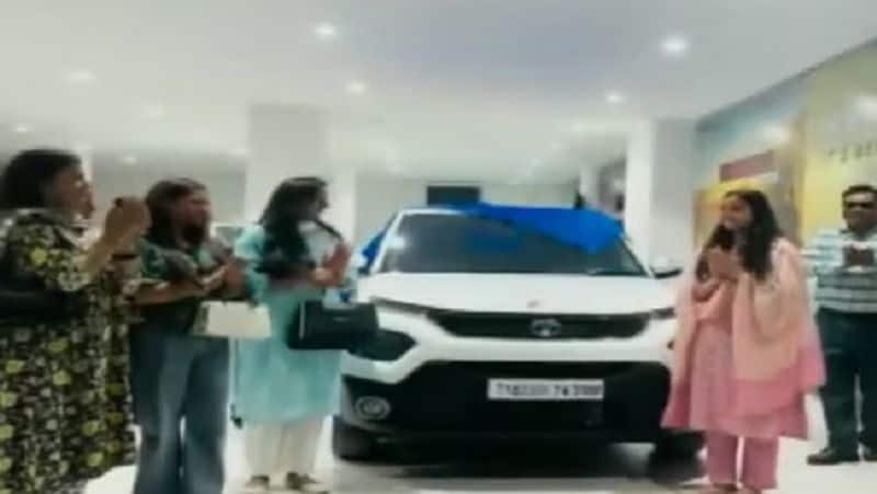 Panchkula pharma company Gifts Cars to Employees in Diwali 2023 zrua 