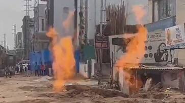 Underground gas pipe line leak.. Locals worried as fire broke out, incident in Kompally (Video)..ISR Underground gas pipe line leak.. Locals worried as fire broke out, incident in Kompally (Video)..ISR