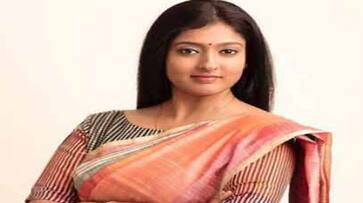 Actress gayathri raguram and Gautami Tadimalla likely to join aiadmk smp Actress gayathri raguram and Gautami Tadimalla likely to join aiadmk smp