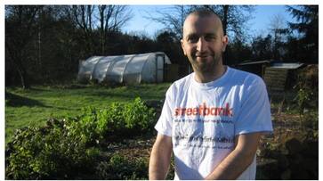Irish man who lives without money and technology, finds inspiration in Gandhiji prm Irish man who lives without money and technology, finds inspiration in Gandhiji prm