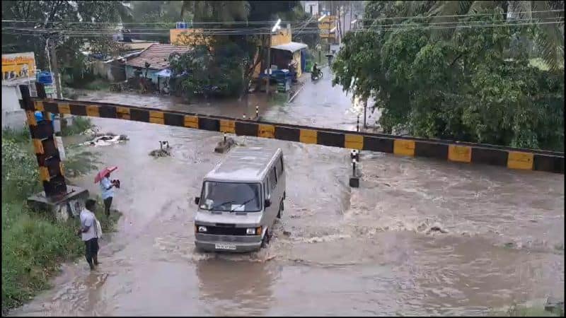 Suburban electric train service has been canceled due to heavy rains in Chennai KAK