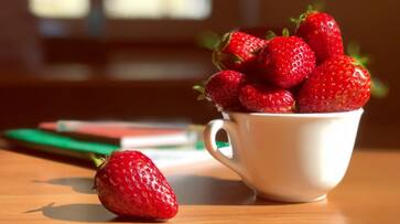 A cup of Strawberries a day may reduce these diseases A cup of Strawberries a day may reduce these diseases