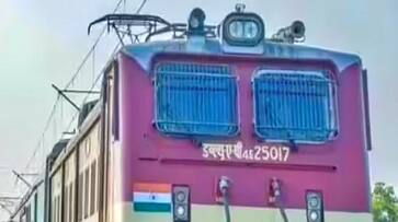Fire breaks out in coach of passenger train in Uttar Pradeshs Etawah etj Fire breaks out in coach of passenger train in Uttar Pradeshs Etawah etj
