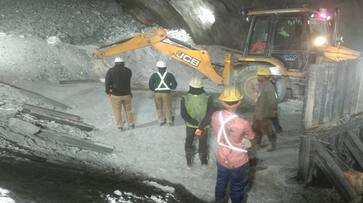 Uttarkashi tunnel tragedy: Mental health of 40 trapped workers being monitored as rescue ops enter day 5 AJR Uttarkashi tunnel tragedy: Mental health of 40 trapped workers being monitored as rescue ops enter day 5 AJR