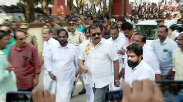 Suresh Gopi Nadakav at police station, padayatra blocked by police, BJP activists shouting slogans Suresh Gopi Nadakav at police station, padayatra blocked by police, BJP activists shouting slogans