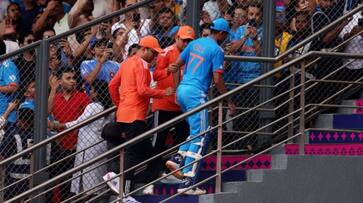 Shubman Gill retires hurt during IND vs NZ World Cup 2023 1st semi final match at Wankhede Stadium Shubman Gill retires hurt during IND vs NZ World Cup 2023 1st semi final match at Wankhede Stadium