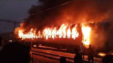 Massive fire erupts in New Delhi-Darbhanga Express train near Etawah Massive fire erupts in New Delhi-Darbhanga Express train near Etawah
