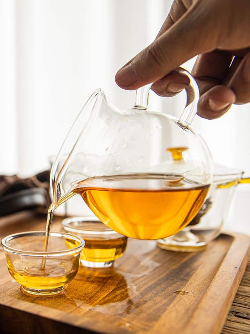 6-benefits-of-drinking-hot-water-and-honey-in-the-morning