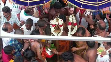 thousands of devotees took a bath at cauvery river in mayuranathar temple special prayer in mayiladuthurai vel thousands of devotees took a bath at cauvery river in mayuranathar temple special prayer in mayiladuthurai vel