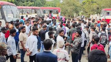 Students Protest For Bus Facility snr Students Protest For Bus Facility snr